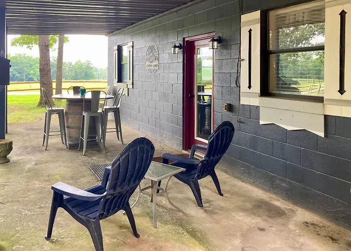 Cozy Caymus Cabin About 3 Miles To Callaway Gardens!